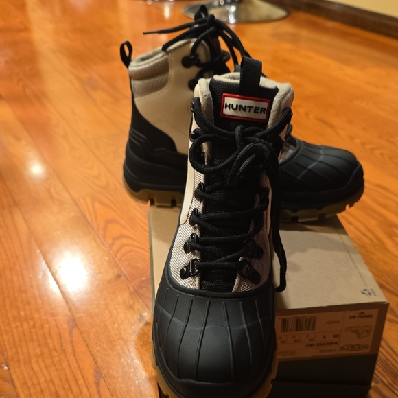 Hunter Other - Hunter Black and White Outdoor Boots